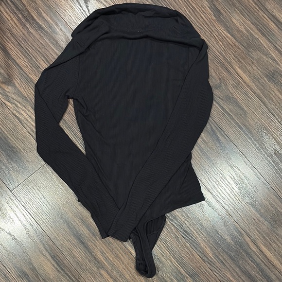 Black Long Sleeve Bodysuit by Wilfred - size small - Picture 4 of 4